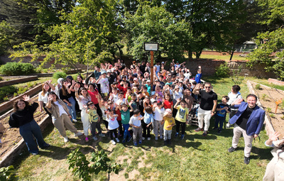 100 ÇOCUK BİRLİKTE FİDE DİKTİ